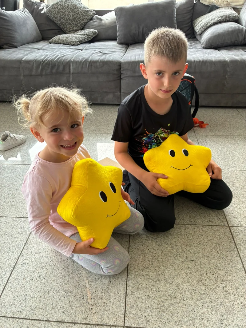 HABMUT® is built around the idea of making moments of courage visible. Custom plush stars made by Kids&Stuff Merchandise